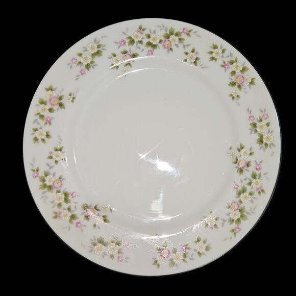Treasure Chest Lenore 7001 Japan Floral Salad Plates 6.75” Set of 4 - Picture 1 of 4